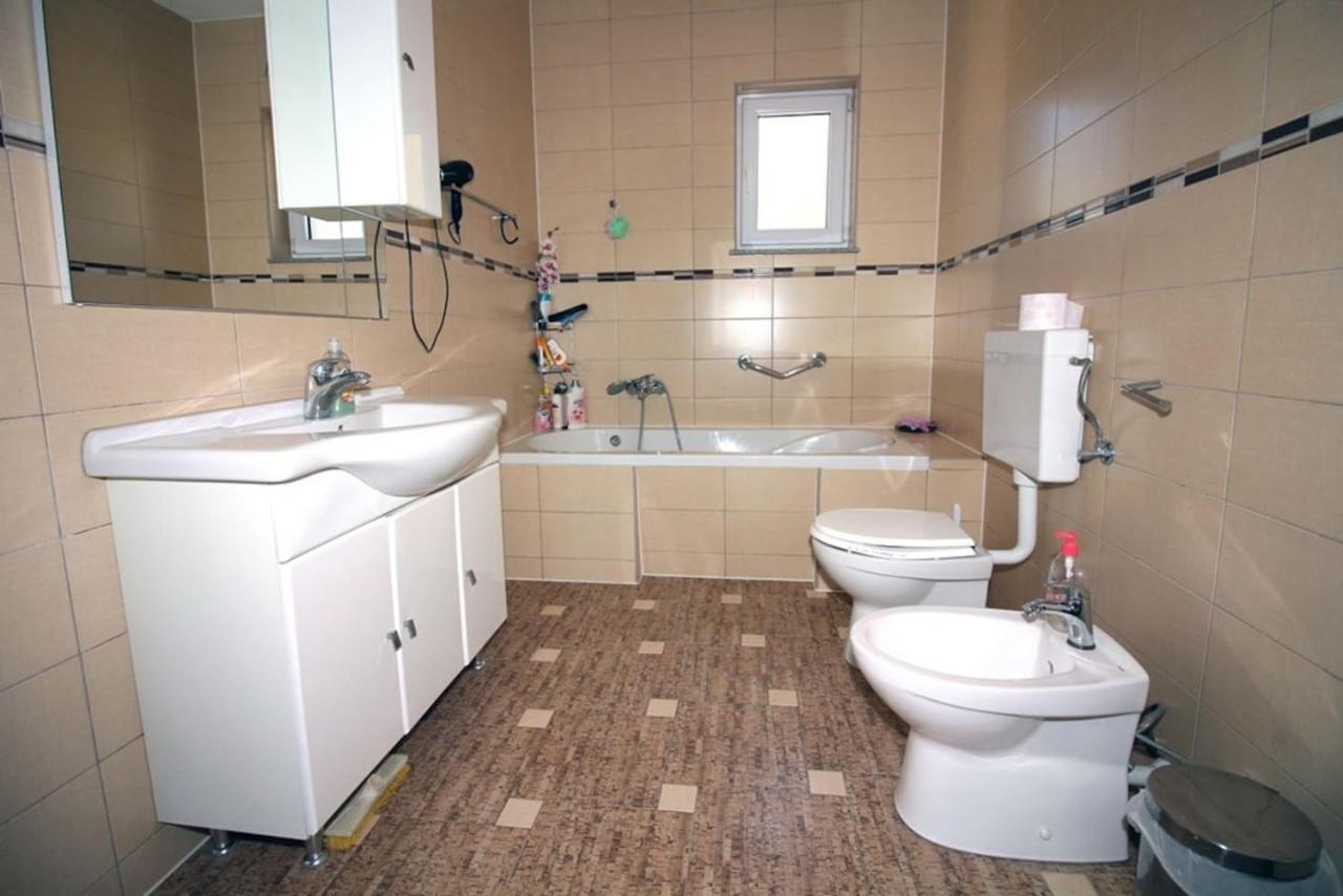 4 Bedroom Apartment In Тисно Екстер'єр фото